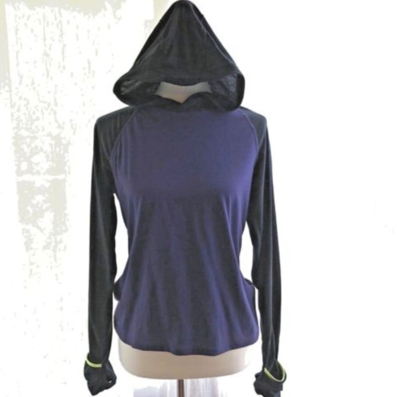 Nike Tops - Nike SZ M Dri Fit Soft Hand Hoodie Running Shirt